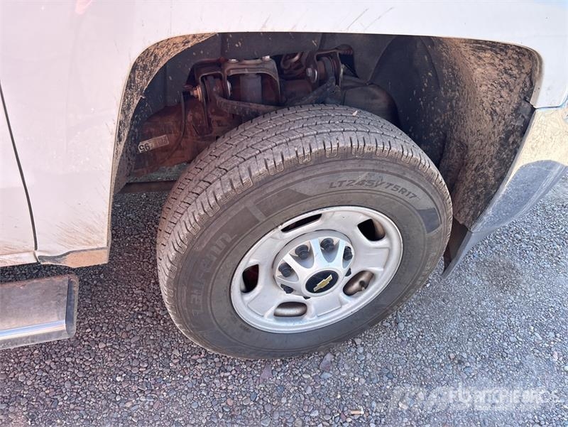 Chevrolet Silverado 2500 HD 4x2 Crew Cab Pickup Otros