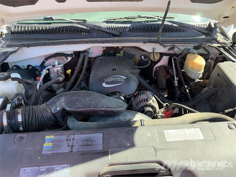 Chevrolet Silverado 2500HD 4x2 Utility Truck Pick-upy / Pojazdy z otwieranymi burtami