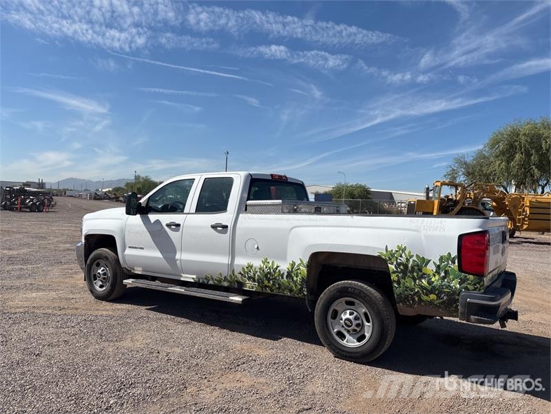 Chevrolet Silverado 2500 HD 4x2 Crew Cab Pickup Otros