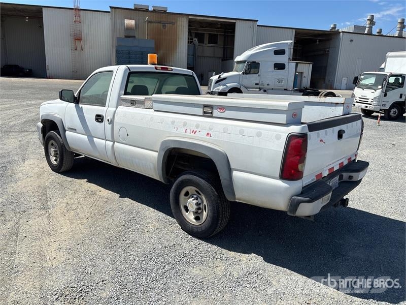 Chevrolet Silverado 2500HD 4x2 Pickup Other