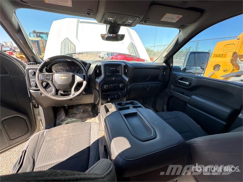 Chevrolet Silverado 2500 HD Z71 4x4 Crew Cab Pickup (Inopera Diger