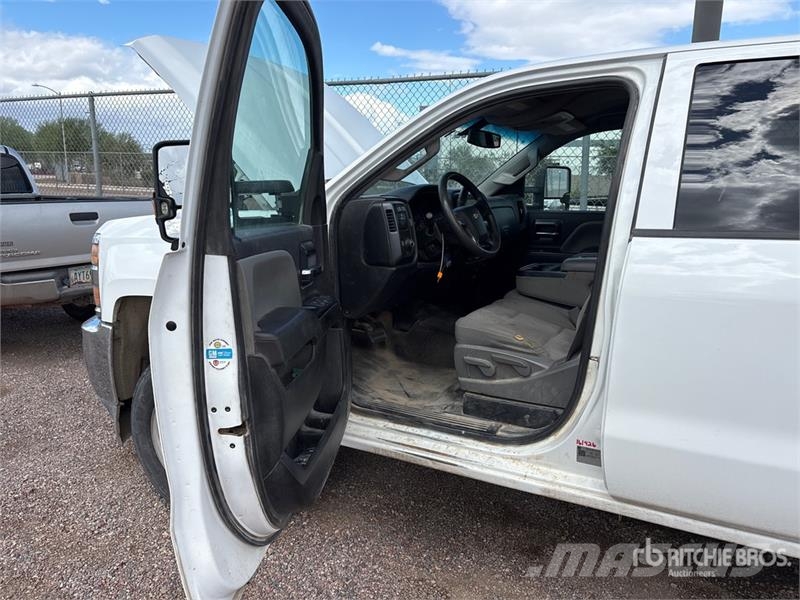 Chevrolet Silverado 2500HD Custom 4x2 Extended Cab Pickup Drugi