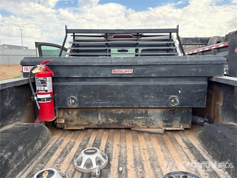 Chevrolet Silverado 2500HD Z71 4x4 Extended Cab Pickup (Inop Прочие фургоны