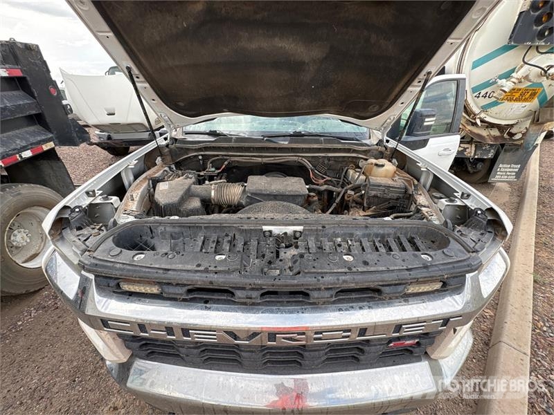 Chevrolet Silverado 2500HD Z71 4x4 Extended Cab Pickup (Inop Прочие фургоны