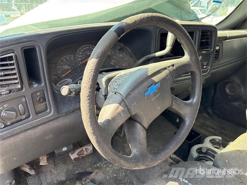 Chevrolet Silverado 2500HD 4x2 Utility Truck Pik up kamioni