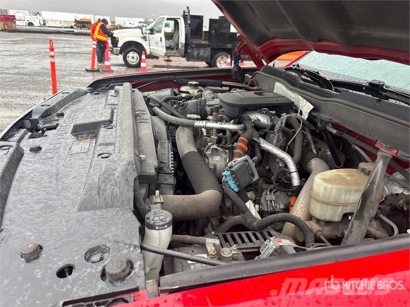 Chevrolet Silverado 2500HD 4x4 Crew Cab Pickup Drugi