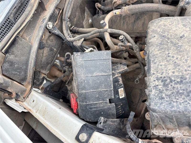 Chevrolet Silverado 2500HD Z71 4x4 Extended Cab Pickup Outro