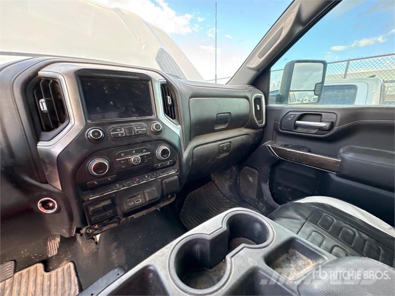 Chevrolet Silverado 2500HD Z71 4x4 Crew Cab Pickup その他