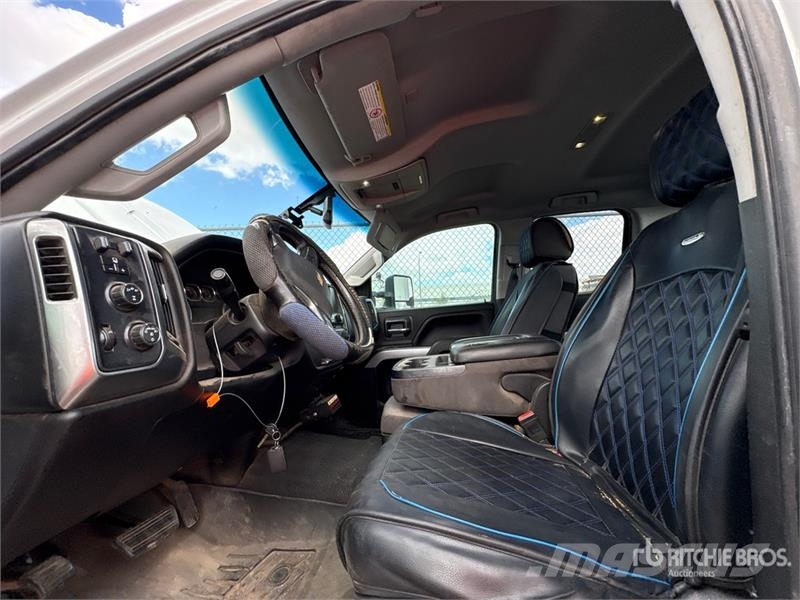 Chevrolet Silverado 2500HD LT 4x4 Extended Cab Pickup Drugi