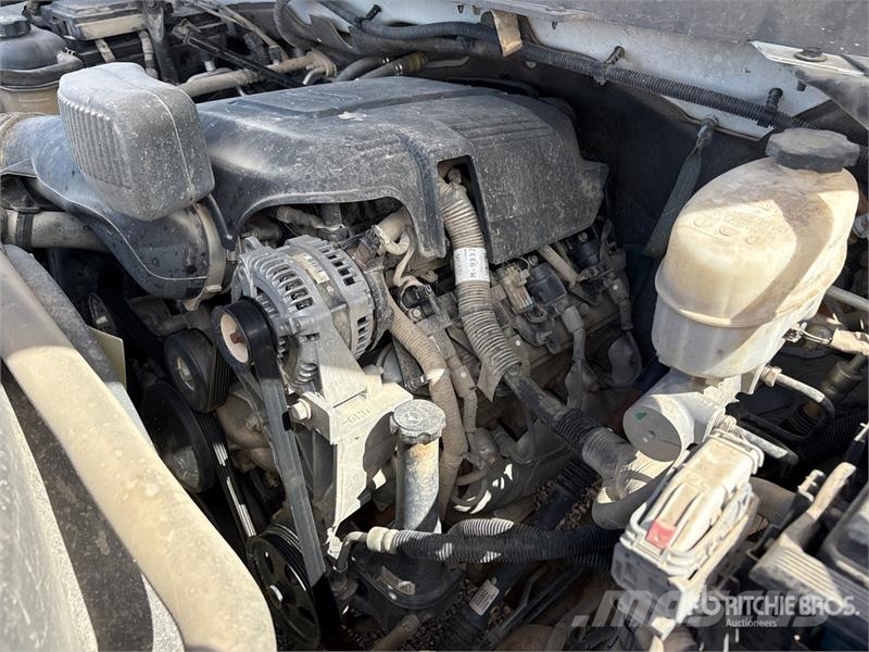 Chevrolet Silverado 2500HD Custom 4x2 Extended Cab Pickup Drugi