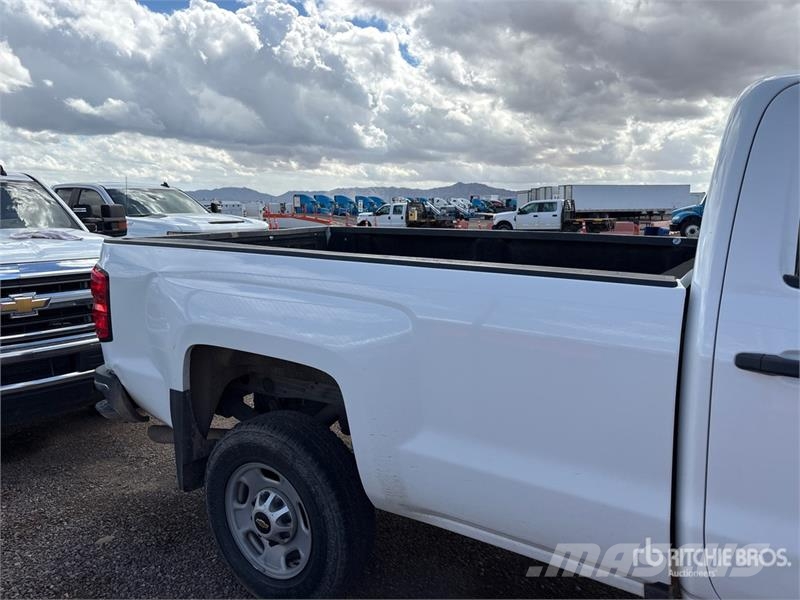 Chevrolet Silverado 2500HD Custom 4x2 Extended Cab Pickup Drugi