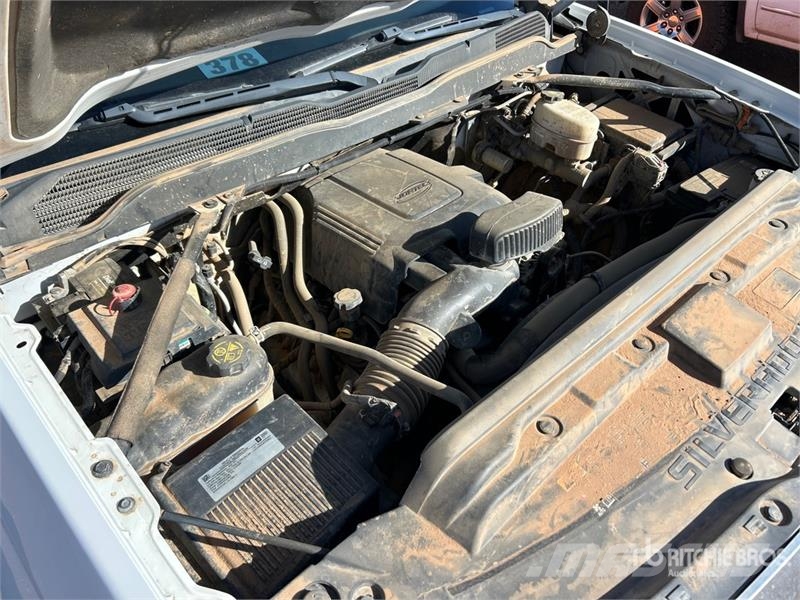 Chevrolet Silverado 2500 HD 4x4 Crew Cab Pickup Iné