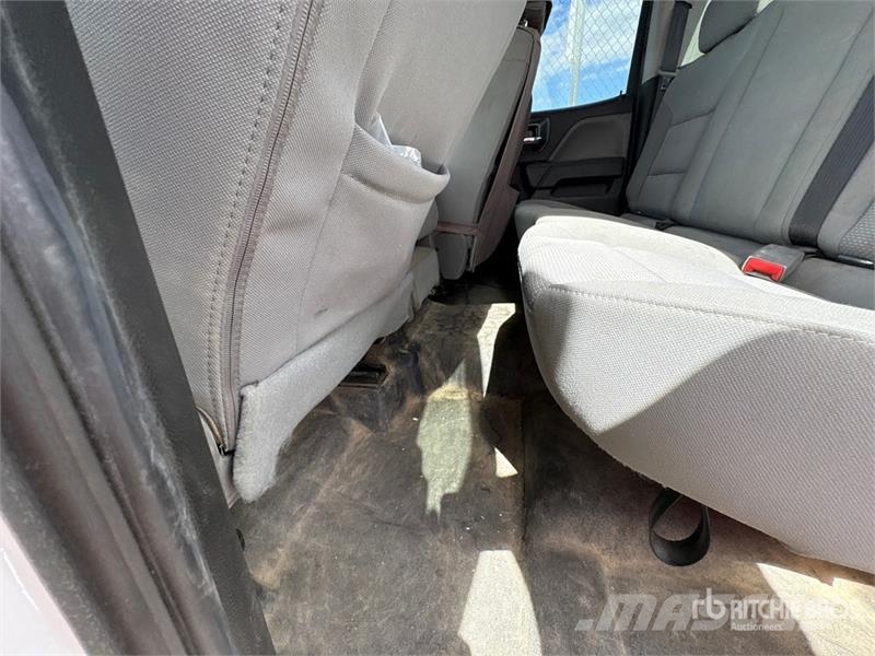 Chevrolet Silverado 2500HD Custom 4x2 Extended Cab Pickup Drugi