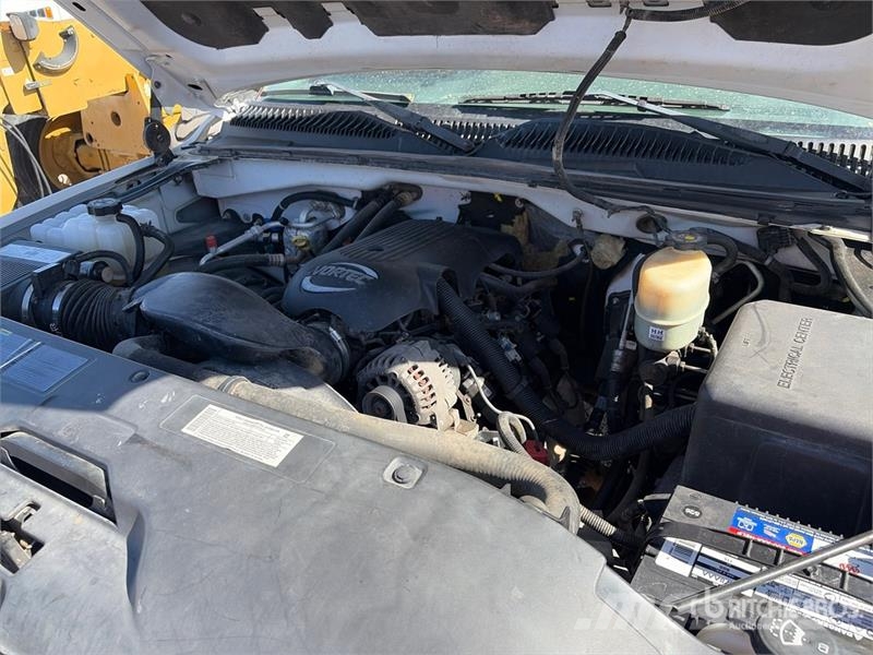 Chevrolet Silverado 2500HD 4x2 Utility Truck Pick-upy / Pojazdy z otwieranymi burtami