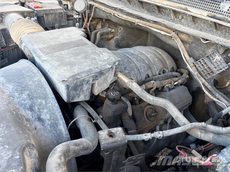 Chevrolet Silverado 2500HD Z71 4x4 Crew Cab Pickup その他