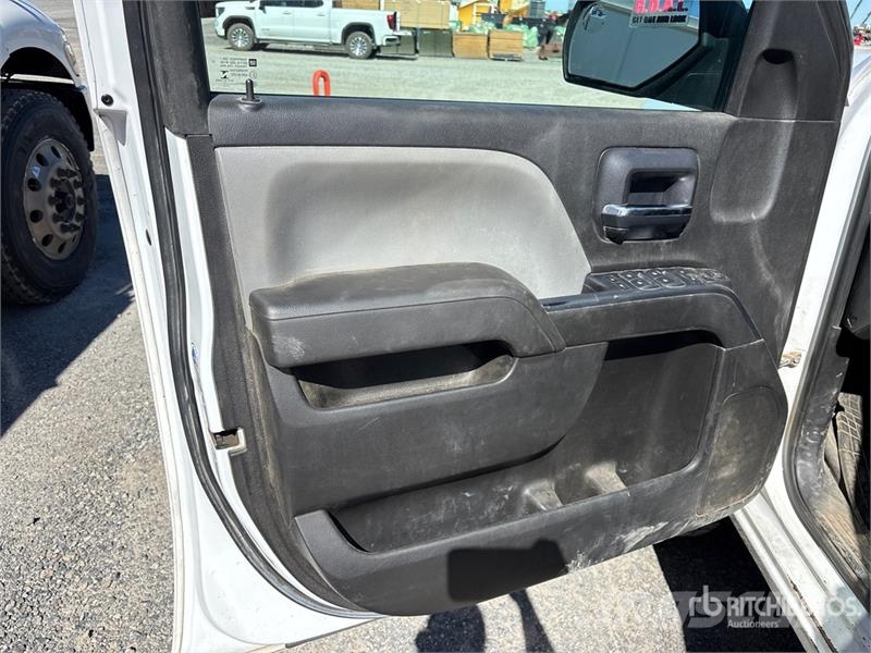 Chevrolet Silverado 2500HD 4x4 Crew Cab Pickup その他