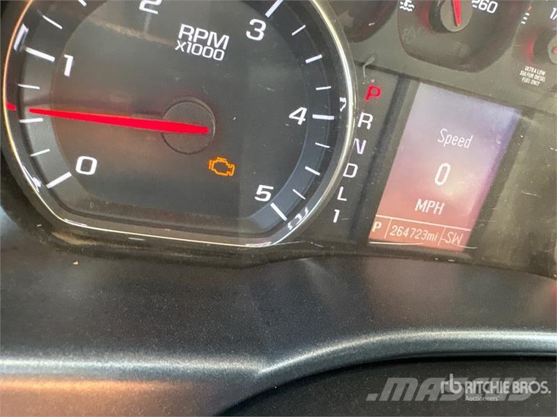Chevrolet Silverado 2500HD شاحنات مسطحة/مفصلية الجوانب