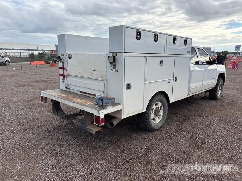 Chevrolet Silverado 2500HD Custom 4x4 Utility Truck ピックアップ／ドロップサイド