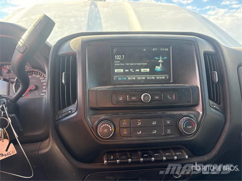 Chevrolet Silverado 2500HD 4x4 Crew Cab Utility Truck 픽업/드롭사이드