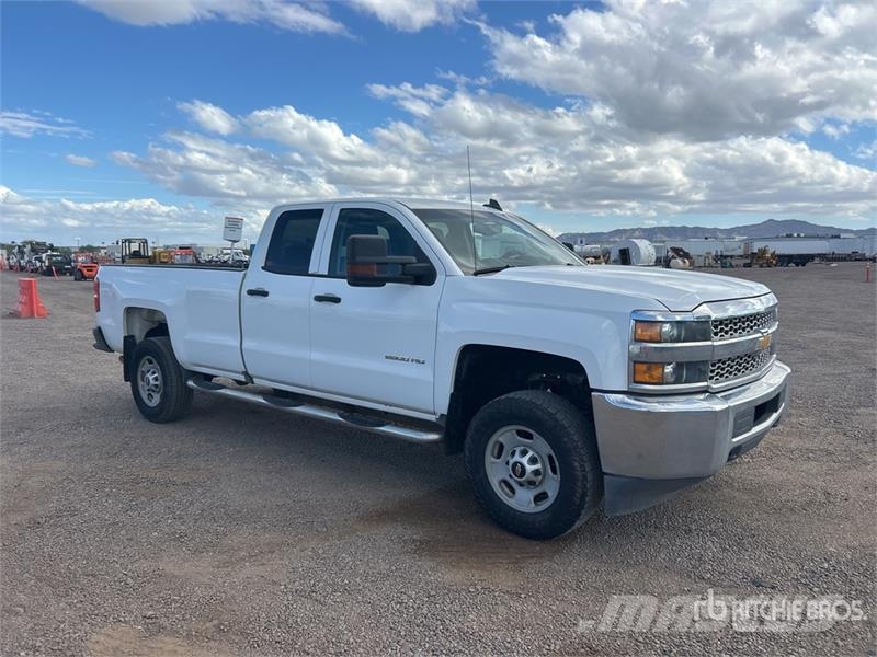 Chevrolet Silverado 2500 HD 4x2 Extended Cab Pickup Прочие фургоны