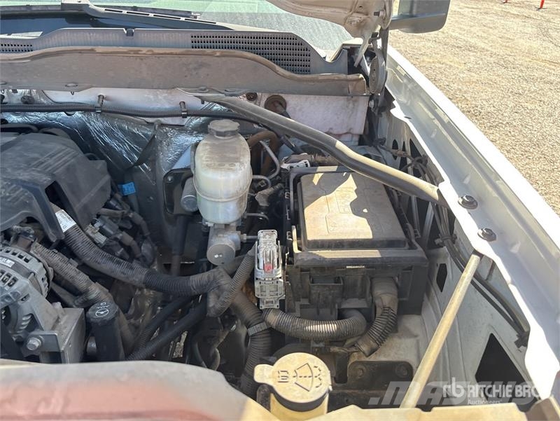 Chevrolet Silverado 2500 HD 4x2 Crew Cab Pickup Otros