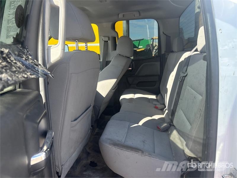 Chevrolet Silverado 2500HD 4x4 Crew Cab Utility Truck 픽업/드롭사이드