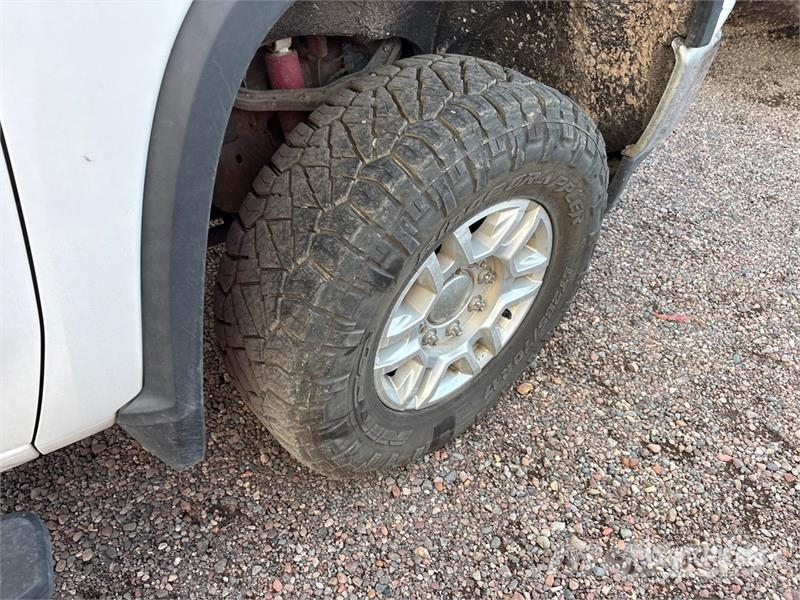 Chevrolet Silverado 2500HD Z71 4x4 Crew Cab Pickup その他