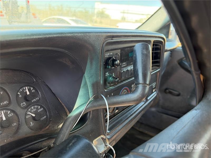 Chevrolet Silverado 2500HD 4x2 Utility Truck Pick-upy / Pojazdy z otwieranymi burtami