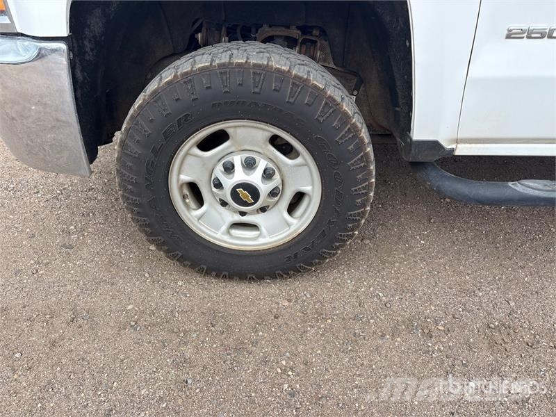 Chevrolet Silverado 2500 HD 4x4 Crew Cab Pickup Iné