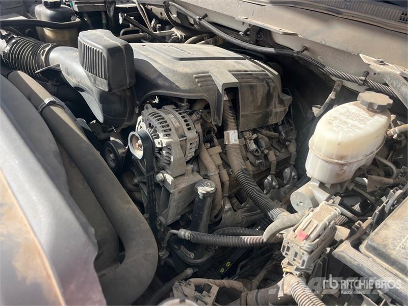 Chevrolet Silverado 2500HD 4x4 Crew Cab Utility Truck Prekucniki