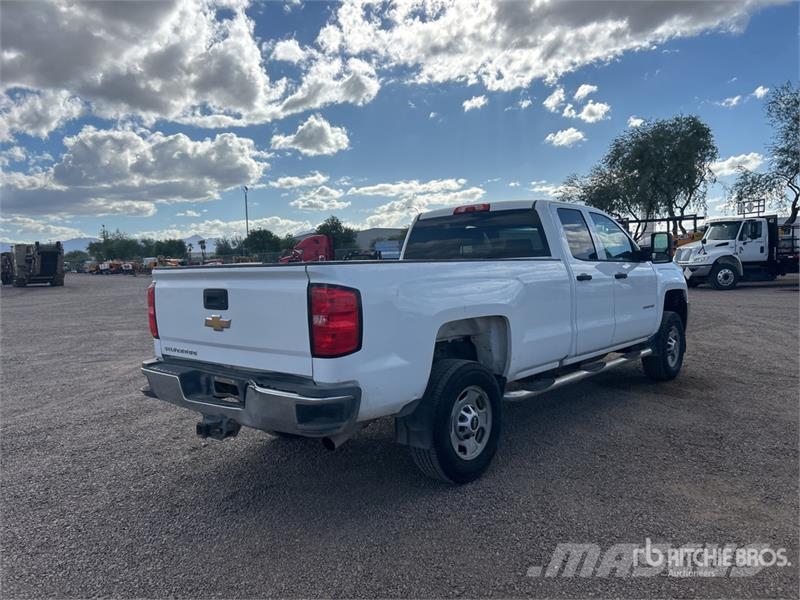 Chevrolet Silverado 2500 HD 4x2 Extended Cab Pickup Прочие фургоны