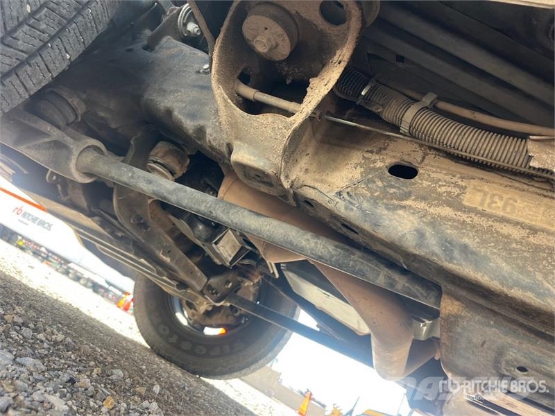 Chevrolet Silverado 2500HD 4x4 Crew Cab Utility Truck Prekucniki