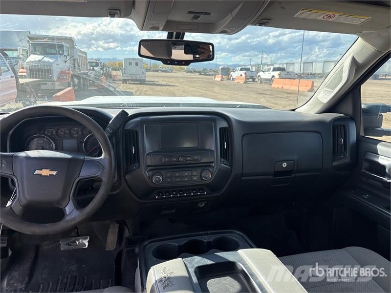 Chevrolet Silverado 2500HD شاحنات مسطحة/مفصلية الجوانب