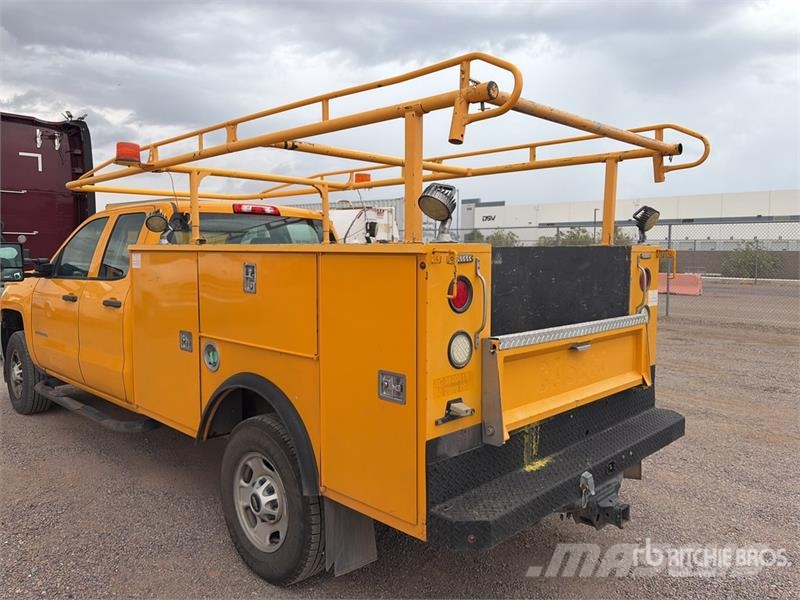 Chevrolet Silverado 2500HD 4x2 Extended Cab 4X2 Utility Truc Pick up/Dropside