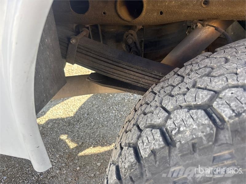Chevrolet Silverado 2500HD 4x4 Crew Cab Utility Truck 픽업/드롭사이드