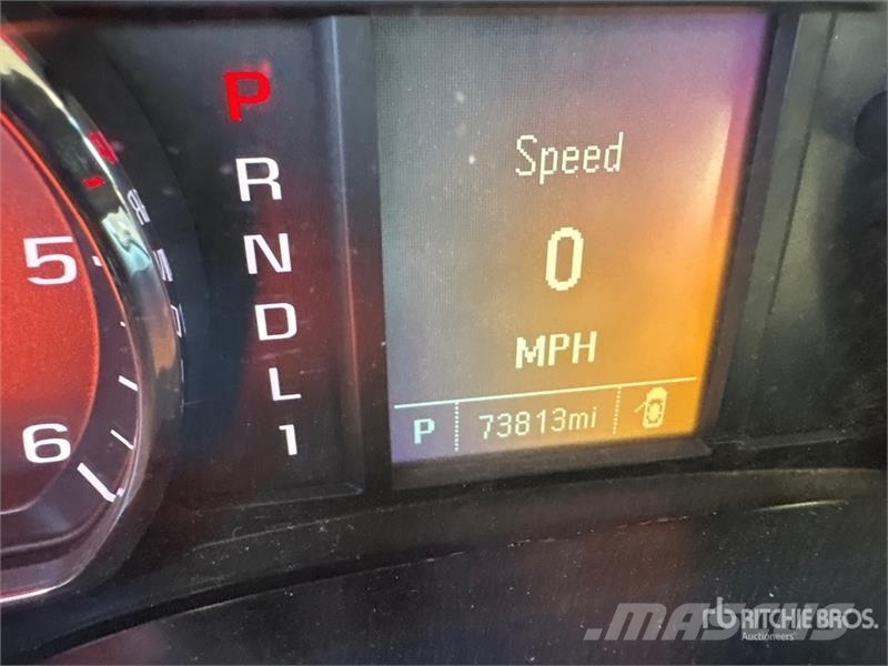 Chevrolet Silverado 2500HD 4x4 Crew Cab Utility Truck 픽업/드롭사이드