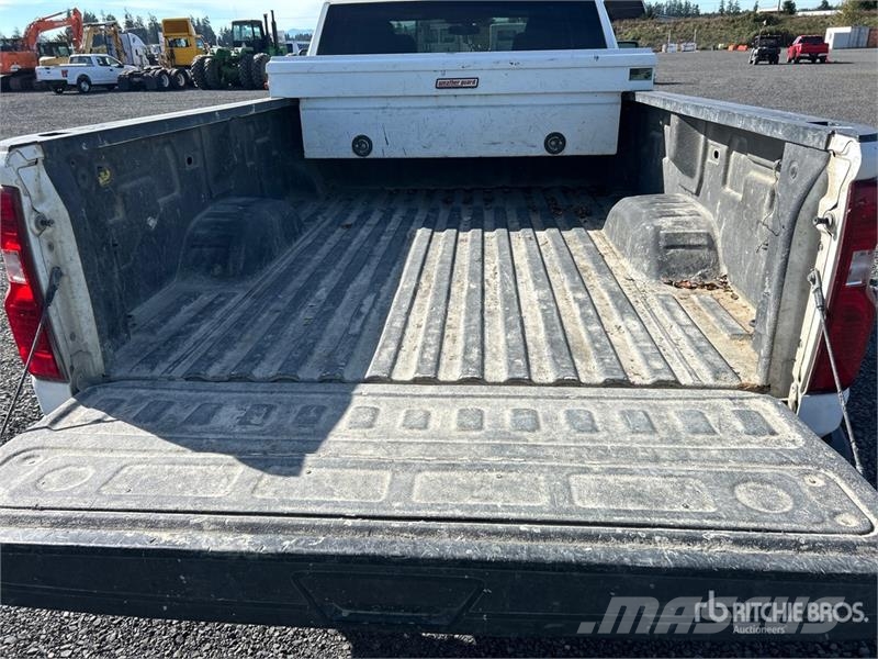 Chevrolet Silverado 2500 4x4 Extended Cab Pickup Drugi