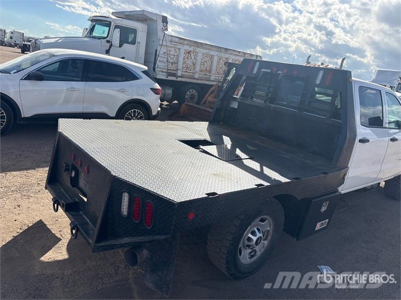 Chevrolet Silverado 2500HD شاحنات مسطحة/مفصلية الجوانب
