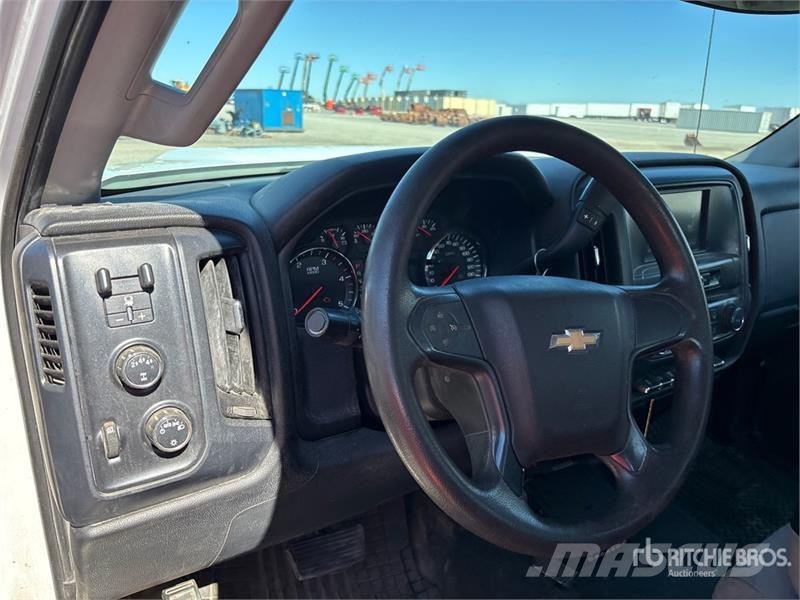 Chevrolet Silverado 2500HD 4x4 Crew Cab Pickup その他