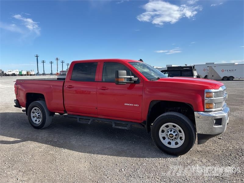Chevrolet Silverado 2500HD 4x4 Crew Cab Pickup Ostalo