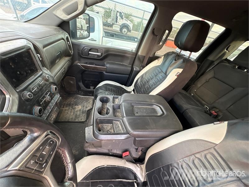 Chevrolet Silverado 2500HD Z71 4x4 Crew Cab Pickup その他