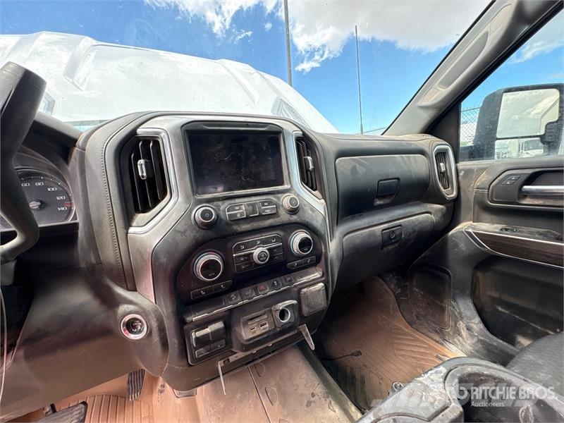 Chevrolet Silverado 2500 HD Custom 4x4 Extended Cab Pickup Drugi