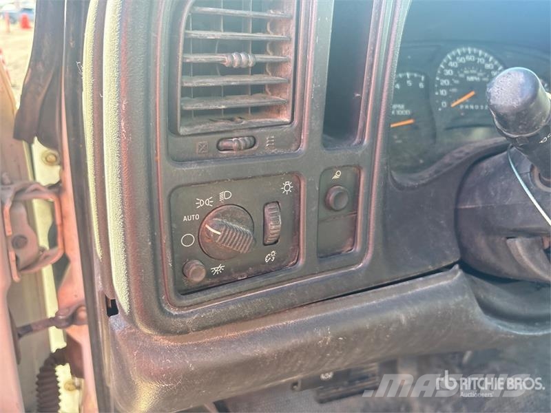 Chevrolet Silverado 2500HD 4x2 Pickup Other