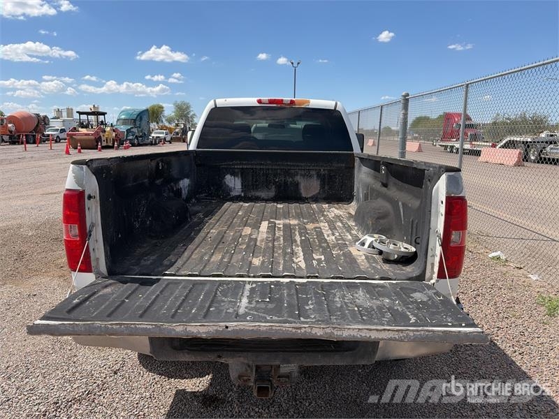 Chevrolet Silverado 2500 HD 4x2 Crew Cab Pickup Altele