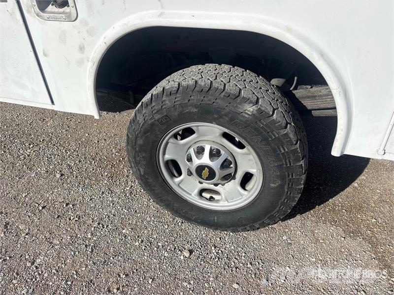 Chevrolet Silverado 2500HD 4x4 Crew Cab Utility Truck 픽업/드롭사이드