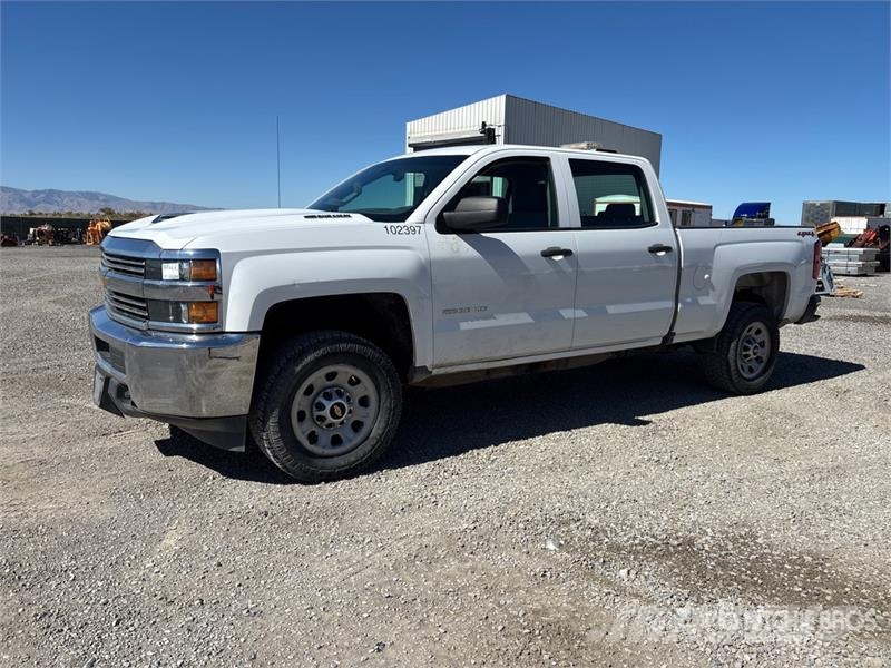 Chevrolet Silverado 2500HD 4x4 Crew Cab Pickup その他