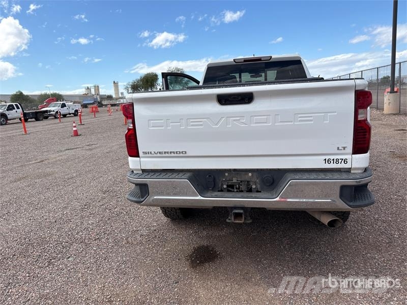 Chevrolet Silverado 2500 HD Custom 4x4 Extended Cab Pickup Drugi