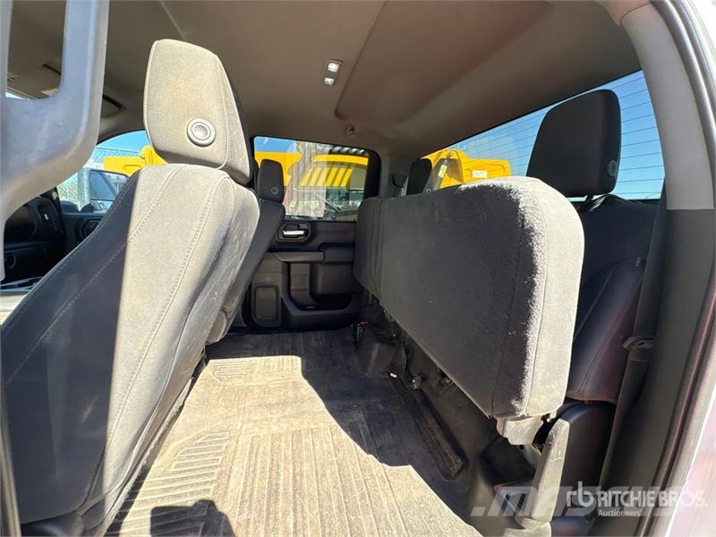 Chevrolet Silverado 2500 HD Z71 4x4 Crew Cab Pickup (Inopera Diger