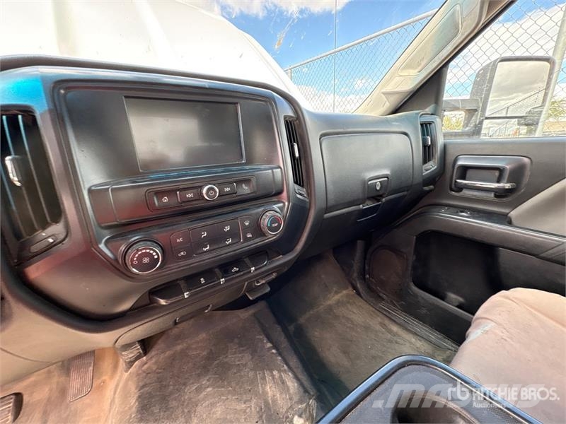 Chevrolet Silverado 2500HD Custom 4x2 Extended Cab Pickup Drugi