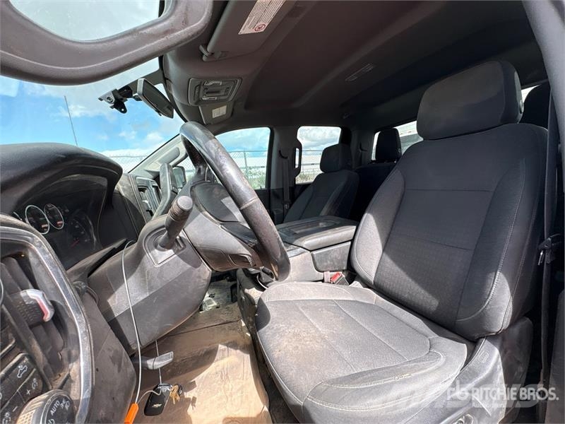 Chevrolet Silverado 2500 HD Custom 4x4 Extended Cab Pickup Drugi